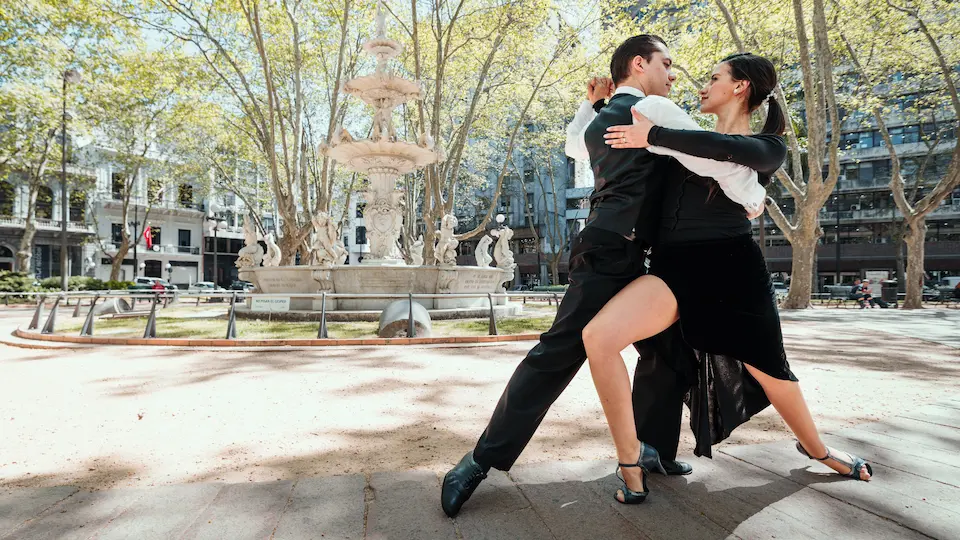 Tango en la calle, Montevideo